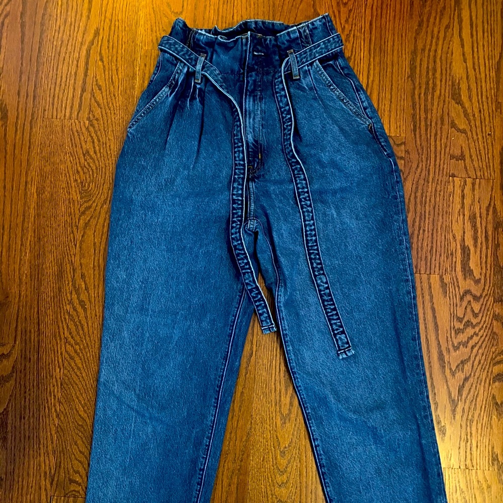 ABERCROMBIE & FITCH TRENDY JEANS